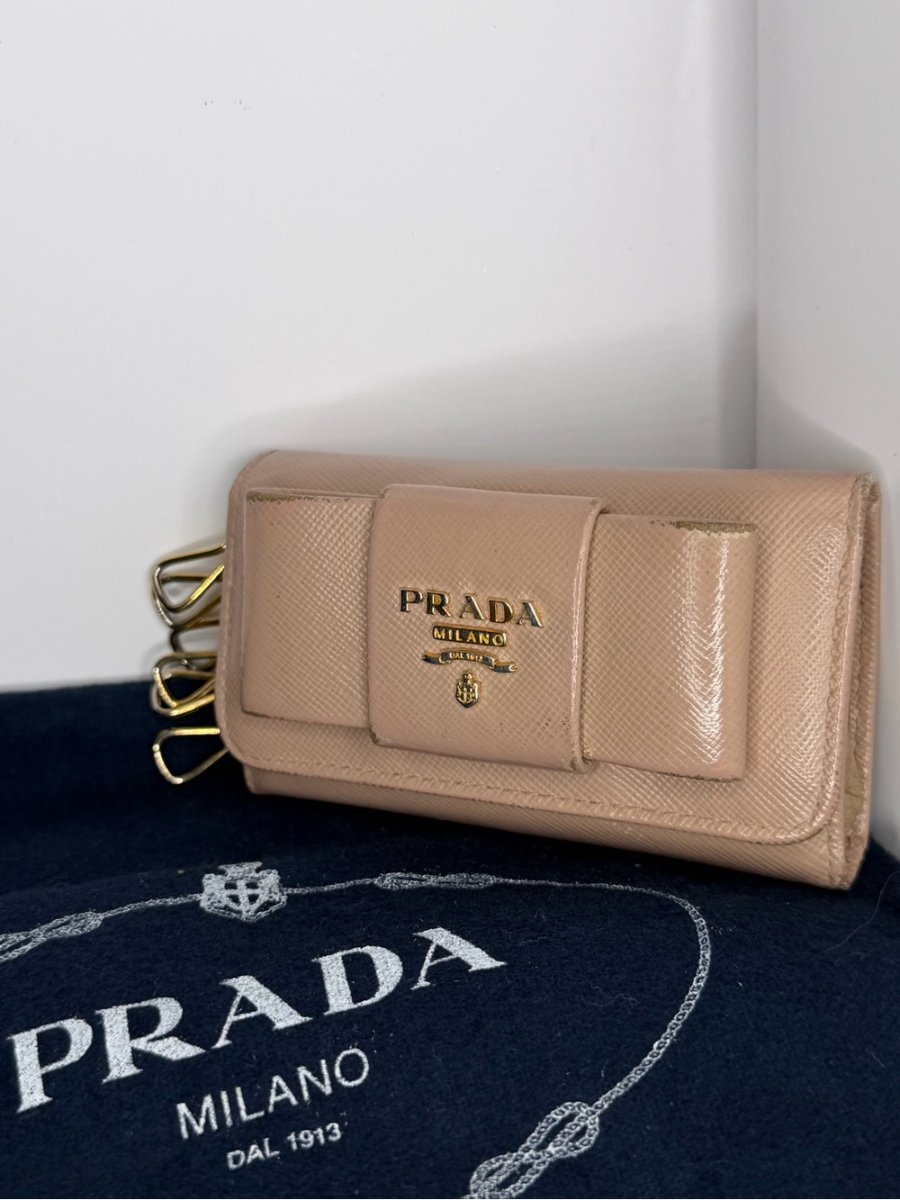 Prada Cammeo Saffiano Bow 6-Key Holder